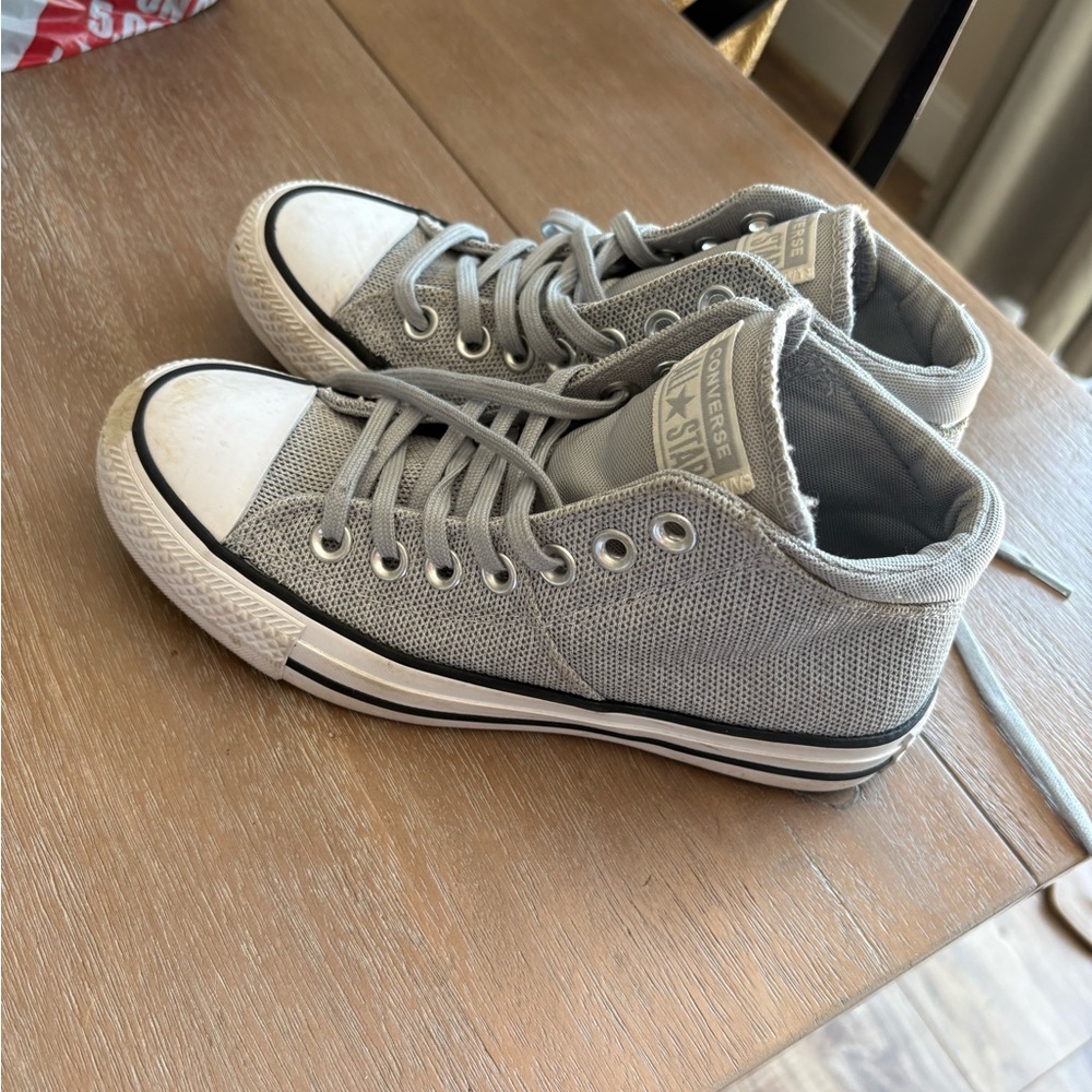 Converse sneakers size women’s 5